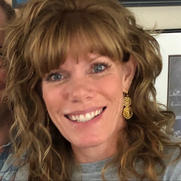 Meet your Posher, Jennifer - Picture 1 of 1